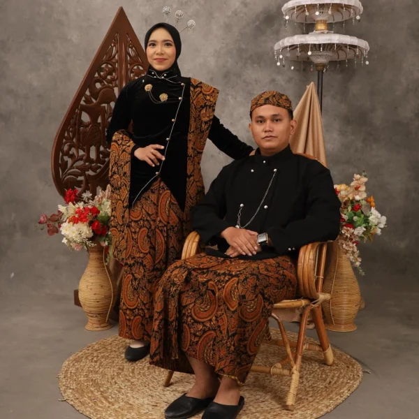 OVIFAH DAN HISYAM (1)