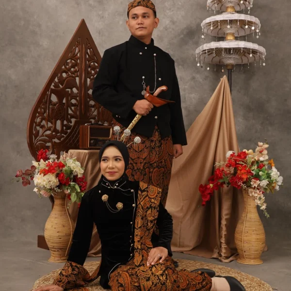 OVIFAH DAN HISYAM (2)